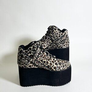 NIB YRU Qozmo Leopard Suede Platform Sneakers